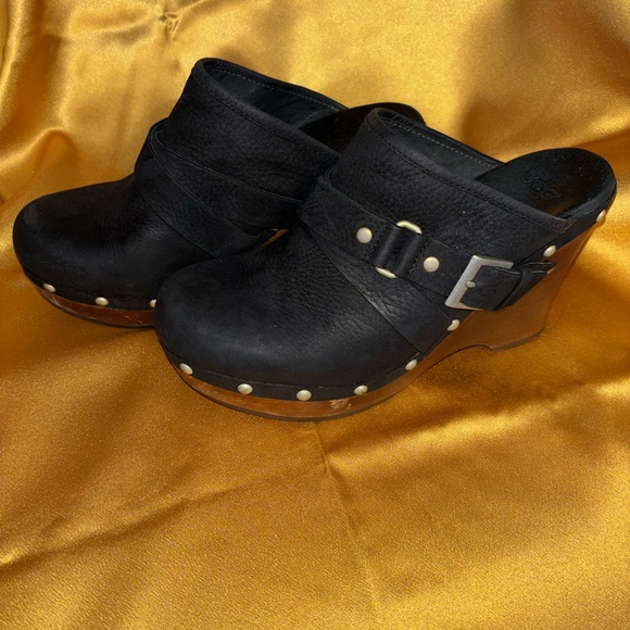 UGG Black Leather Clogs with Wooden Sole - Picture 3 of 7